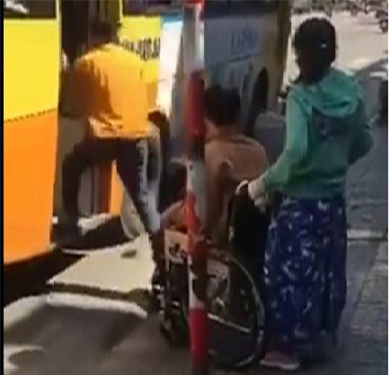 Tài xế, phụ xe buýt từ chối chở người khuyết tật bị đình chỉ