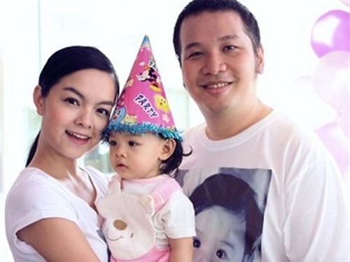 Phạm Quỳnh Anh hạnh phúc đón 'tiểu công chúa' chào đời