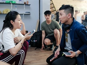 Vợ cũ vui vẻ bên Lâm Vinh Hải sau khi tố chồng bội bạc