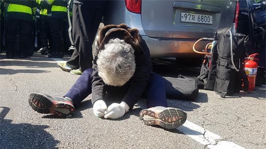 Bà Park Geun-hye không thể rời Nhà Xanh hôm nay sau khi bị phế truất