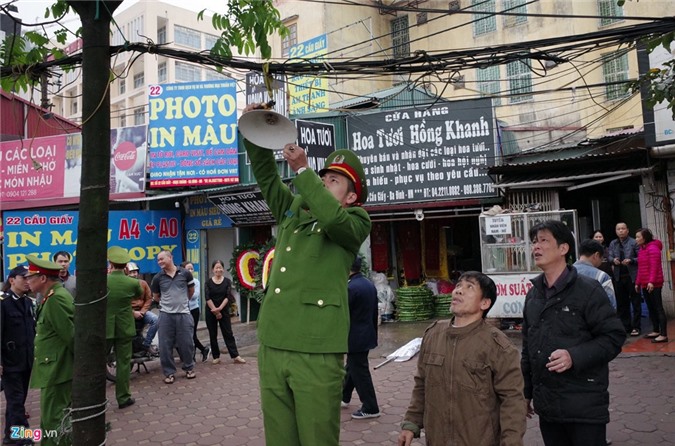 Hà Nội: Khắp các tuyến đường ra quân dọn sạch vỉa hè
