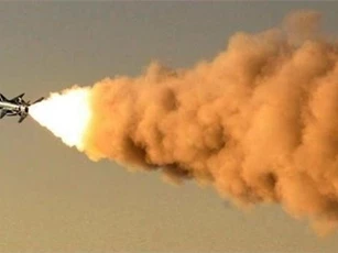 Iran tuyên bố thử thành công tên lửa đạn đạo tầm bắn 300km