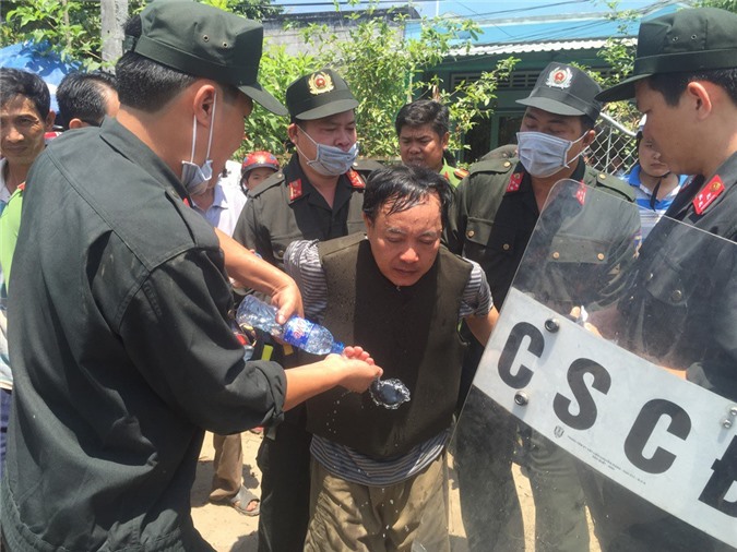 Nguyên nhân vụ Trưởng phòng Tư pháp bị cấp dưới đâm trọng thương