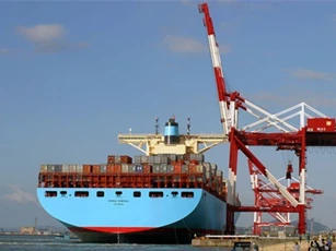 Việt Nam nhập siêu hơn 800 triệu USD