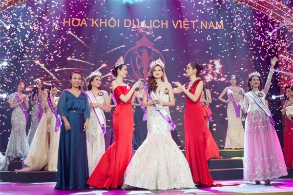 Á quân The Face đăng quang Hoa khôi du lịch Việt Nam 2017