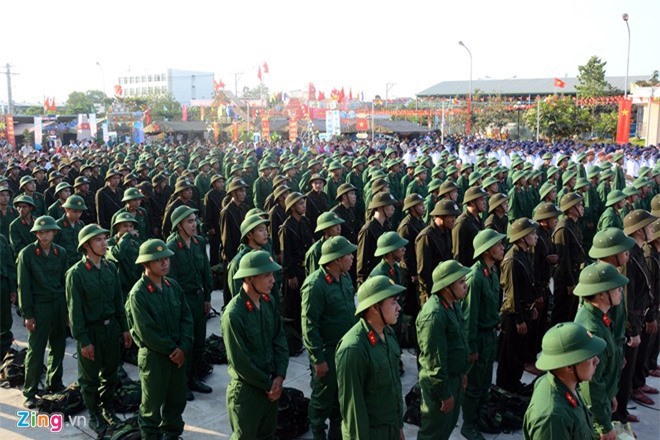 Hoán đổi cặp tân binh sinh đôi để về nhà lấy vợ