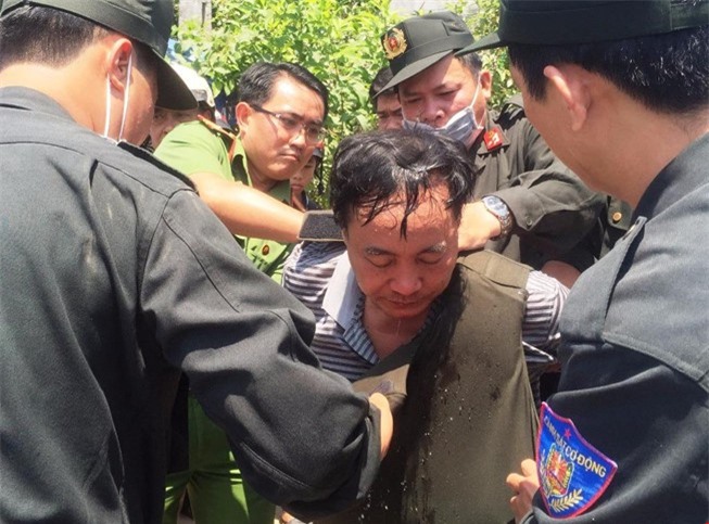 Trưởng phòng tư pháp bị đâm: Sẽ giám định tâm thần nghi phạm