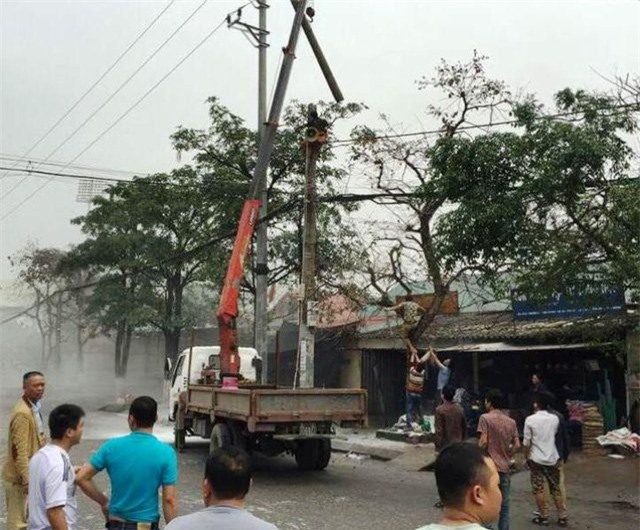 Điện cao thế phóng trúng người, công nhân thành "đuốc sống"