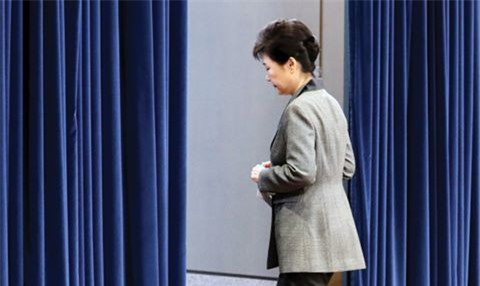 "Chưa chịu dọn đi", bà Park Geun-hye bị tố chiếm dụng Nhà Xanh phi pháp