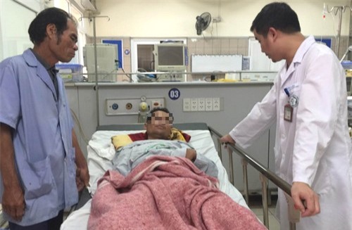 9 sinh viên ngộ độc rượu methanol: Thông tin mới nhất