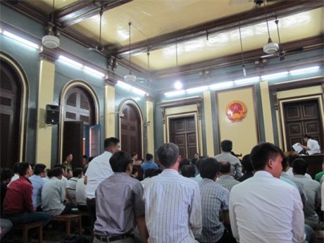 Bác sĩ, sinh viên trong đường dây đánh bạc 330 tỉ lĩnh án