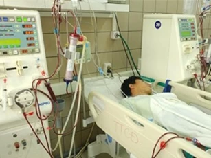 Ngộ độc rượu methanol: Cảnh giác rượu không nhãn mác