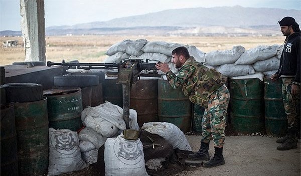 Quân đội Syria nỗ lực đẩy lùi IS khỏi căn cứ then chốt ở Deir Hafer 