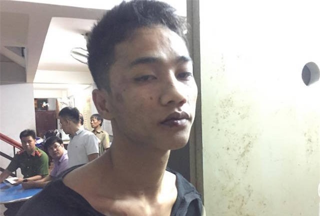 Thanh niên bán vé số bị kẻ nghi ngáo đá đâm thấu phổi