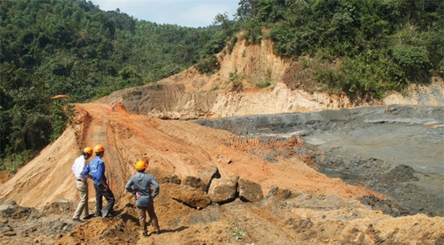 Tiết lộ nguyên nhân vỡ đập chứa bùn thải ở Nghệ An