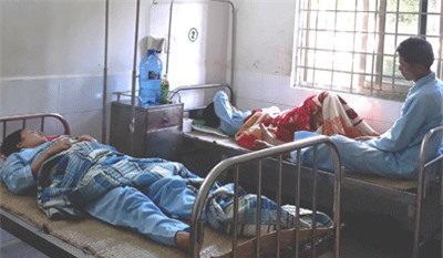 Ăn thịt và lòng lợn thiu, 8 người nguy kịch vì nhiễm độc