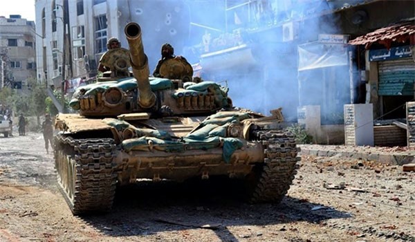 Quân đội Syria nã pháo hạng nặng vào Deir Ezzur, IS khốn đốn