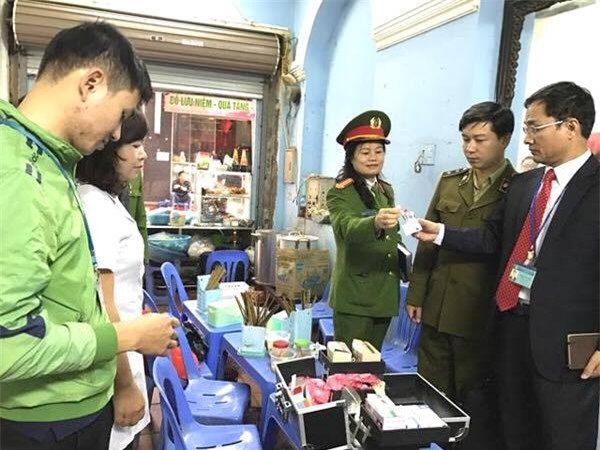 "Ra quân" truy methanol, Hà Nội tịch thu hơn 4.200 lít rượu