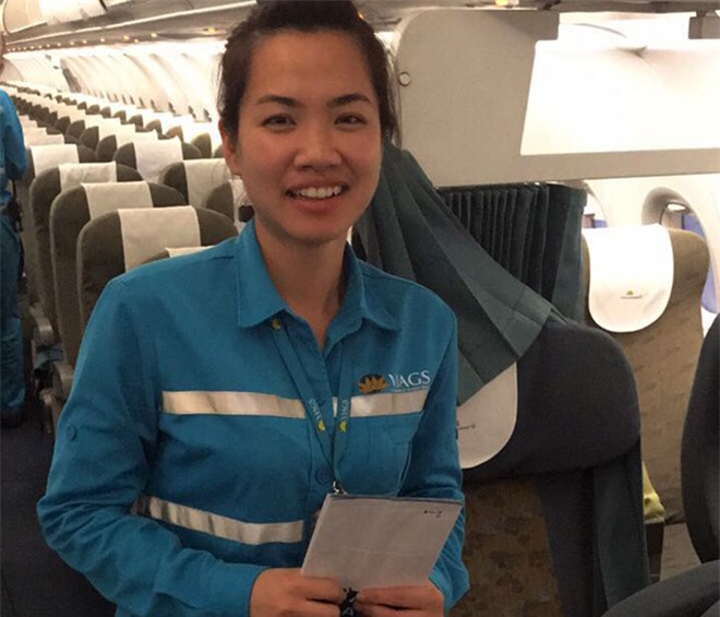 Nhân viên sân bay nhặt được gần nửa tỷ đồng của khách bỏ quên