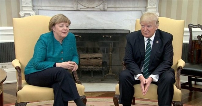 Ông Trump đã tiết lộ gì với bà Merkel?