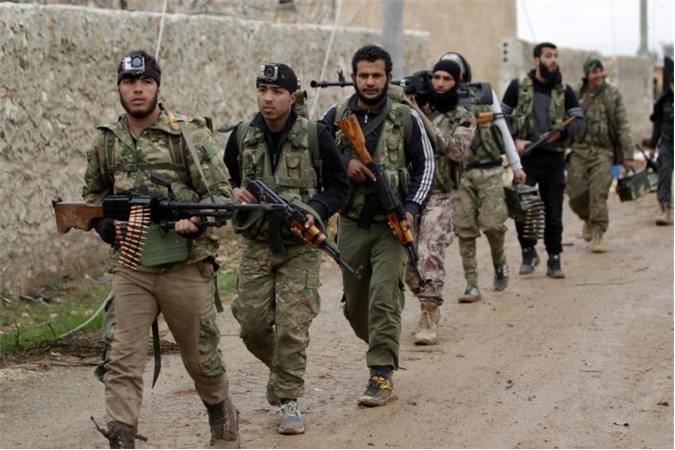 Syria: Phe nổi dậy lũ lượt rời pháo đài cuối cùng ở Homs