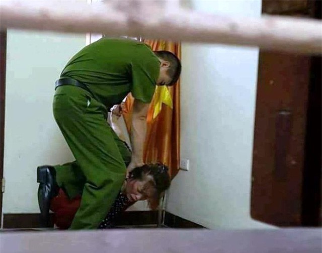 Truy tìm người phao tin Phó công an huyện đánh phụ nữ