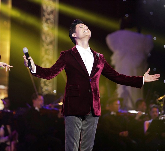 Quang Dũng "thăng hoa" trong đêm nhạc kỷ niệm 20 năm