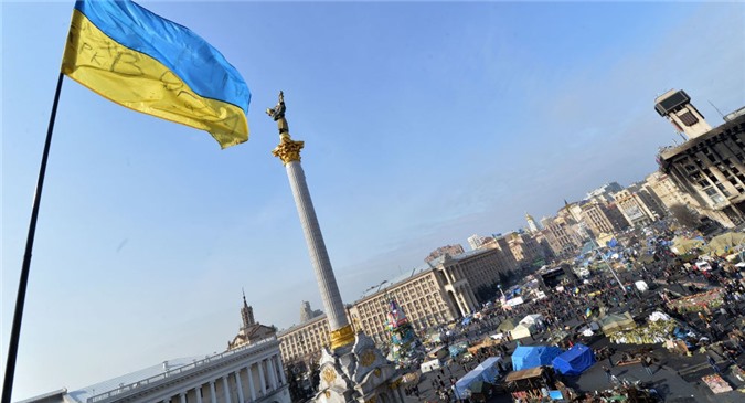 Ukraine trừng phạt quan chức châu Âu đến thăm Crimea