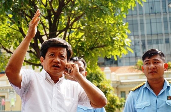 Xử phạt lấn chiếm vỉa hè: Quận 1 kiên quyết làm đến cùng