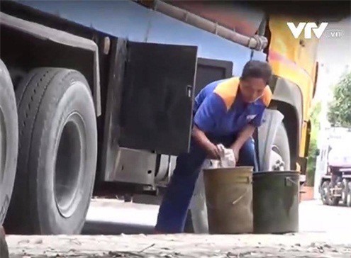 Phó thủ tướng vào cuộc vụ rút ruột xăng dầu máy bay giữa ban ngày