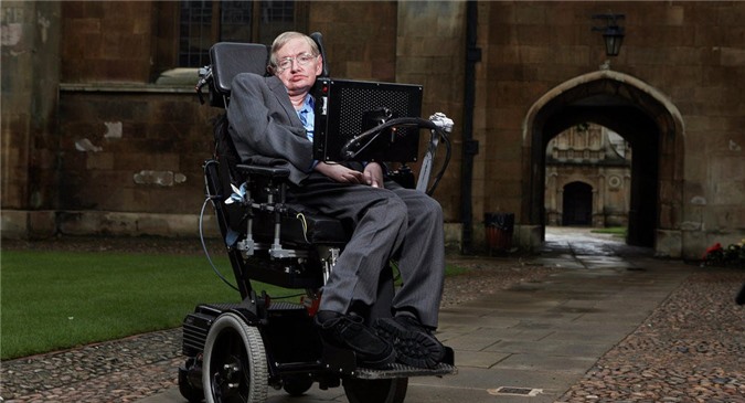 Stephen Hawking đang có kế hoạch bay vào vũ trụ