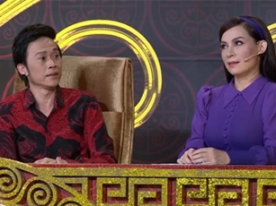 Liên tục bị Hoài Linh 'sửa lưng', Phi Nhung 'ấm ức' đòi làm khán giả