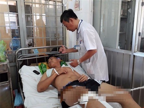 'Quái xế' đâm gẫy chân một chiến sĩ cảnh sát cơ động