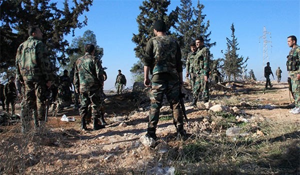 Quân đội Syria tấn công ác liệt, IS tháo chạy khỏi 1 thị trấn khác ở Đông Aleppo