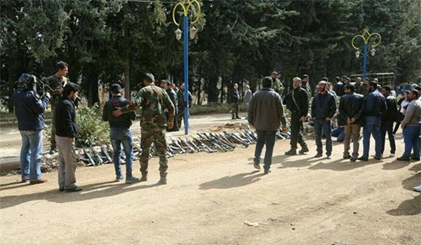 Syria: 200 tay súng phiến quân hạ vũ khí đầu hàng ở Homs