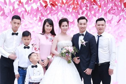 Hàng loạt sao Việt đến mừng đám cưới Thành Trung