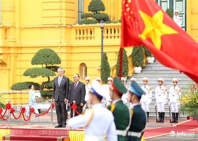 Thủ tướng Lý Hiển Long bắt đầu ngày làm việc tại Hà Nội