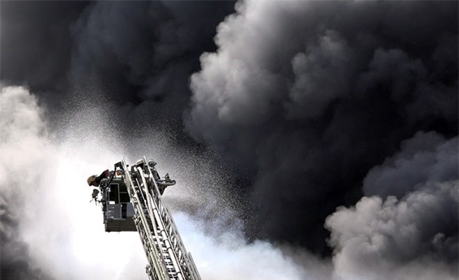 Cháy lớn tại KCN Trà Nóc, Cần Thơ: Ai chịu trách nhiệm?