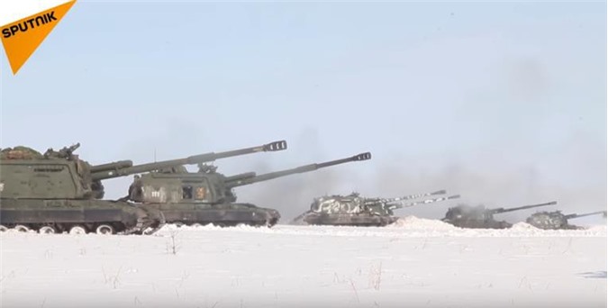 Pháo binh Nga phô diễn lực lượng quy mô lớn ở Orenburg