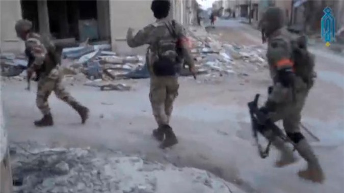 Quân đội Syria bất ngờ phản công phe nổi dậy ở Hama trước hòa đàm