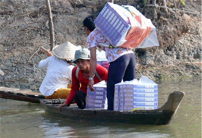 Thay thế, điều chuyển người đứng đầu nếu bao che cho buôn lậu