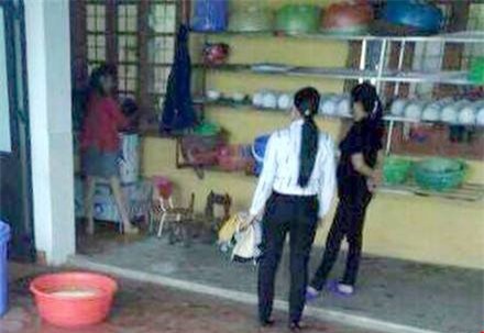 Vụ dốc đầu bé 4 tuổi vào máy vặt lông gà: Sở GD&ĐT vào cuộc