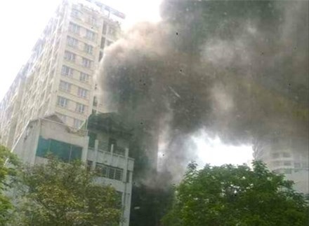 Cháy lớn cửa hàng chăn ga ở Xuân Thủy, Cầu Giấy