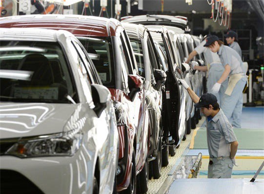 Ôtô nhập về Việt Nam tiếp tục lập kỷ lục