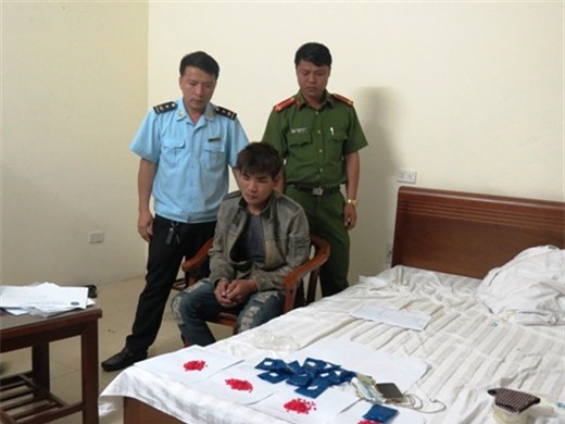 Bắt giữ 2.000 viên hồng phiến 'ẩn mình' trong khách sạn