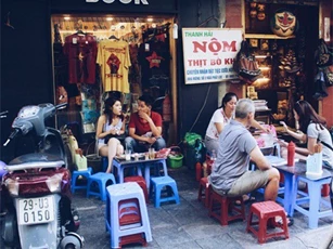 Kinh doanh vỉa hè chiếm tới 50% GDP là không chính xác