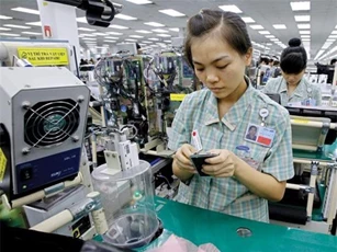 Samsung giảm sản lượng làm ngành công nghiệp tăng thấp nhất 6 năm