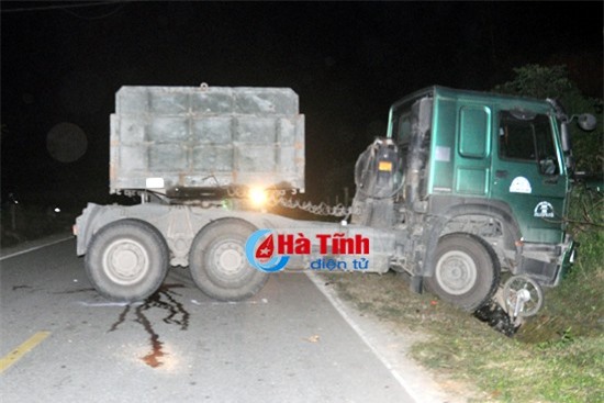 Xe đầu kéo tông trực diện xe máy, người đàn ông chết thảm