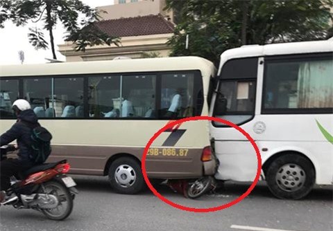 Xe đưa tang mất lái gây tai nạn liên hoàn, 1 người tử vong