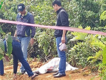 Bàng hoàng người đàn ông nghi tử vong vì súng tự chế